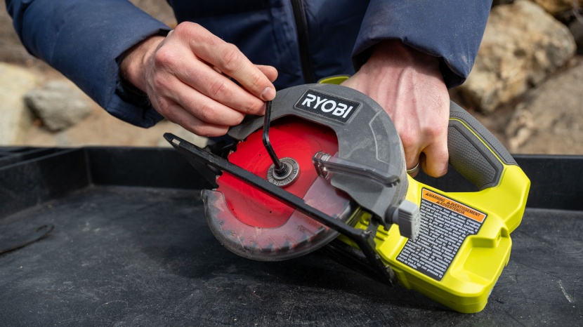 ryobi pcl500b - you'll never be stuck searching for the right-size wrench to change...