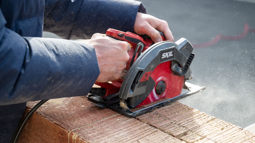 skil 5280-01 - the skil 5280-01 can cut up to 2 7/16 inches in one pass and up to 1...