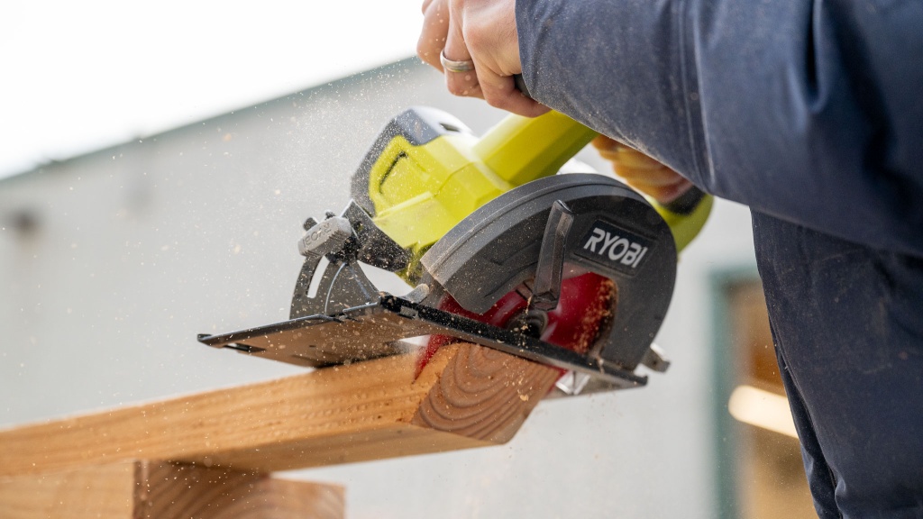 ryobi pcl500b - the ryobi pcl500b can cut at angles ranging from 0 to 50 degrees.