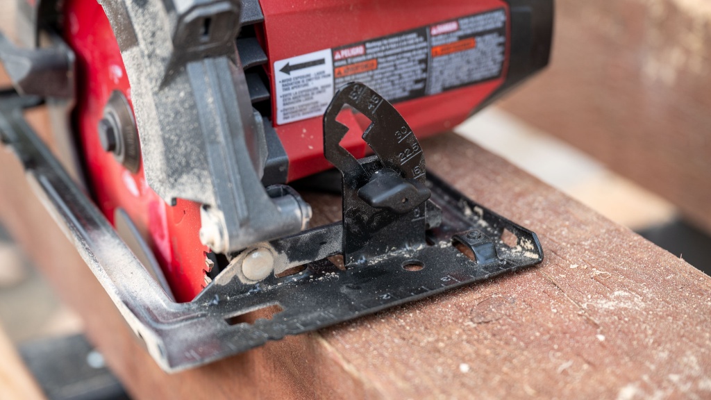 skil 5280-01 - the bevel angle indicator is conveniently accessed at the front of...