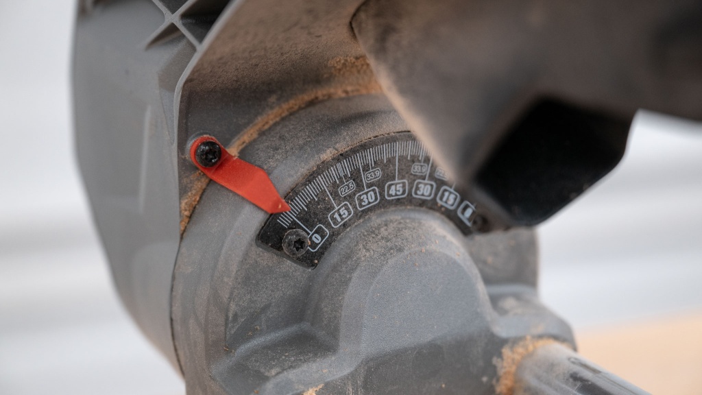 the milwaukee m18 fuel 10-inch dual bevel sliding compound 2734-21...