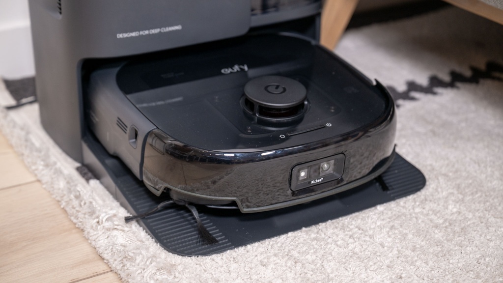 eufy omni e25 - after completing its run, the eufy omni e25 automatically returns to...