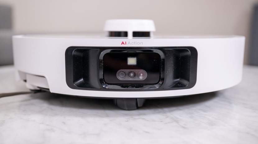 mova p10 pro ultra - the front-facing camera and sensor array help it build detailed...