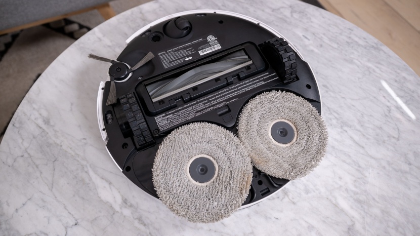 mova p10 pro ultra - this robot's mopping pads are designed to clean themselves.