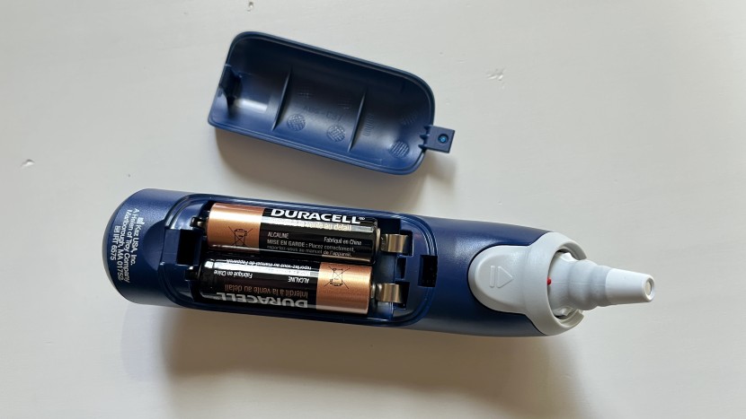 are the batteries easy to access, or do you need special tools to...