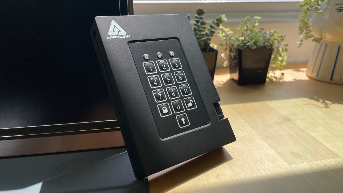 Apricorn Aegis Padlock Fortress FIPS 140-2 Level 2 Review