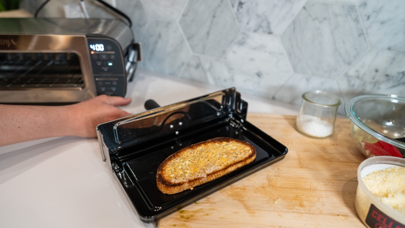 ninja st100 foodi 2-in-1 flip toaster - the ninja really shines when you want to make garlic or cheesey bread.