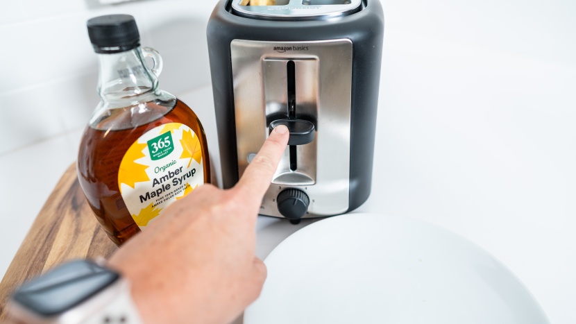 amazon basics kt-3680 - the control panel on the amazon basics toaster is simple, but gets...