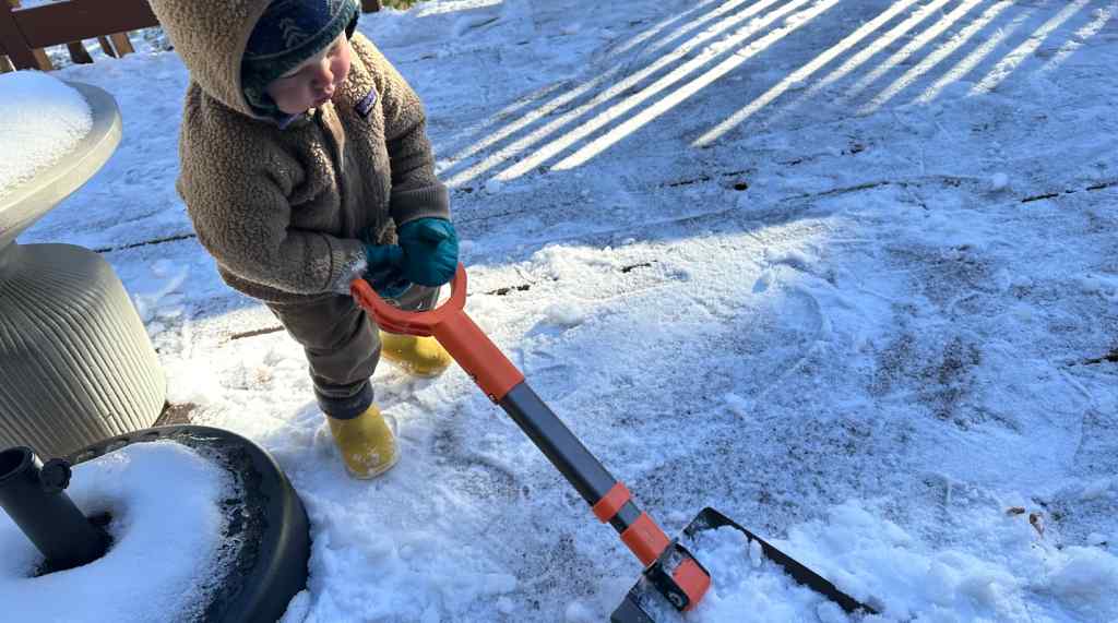 Shoveling vs. Snowblowing vs. Snowplowing: Pros and Cons