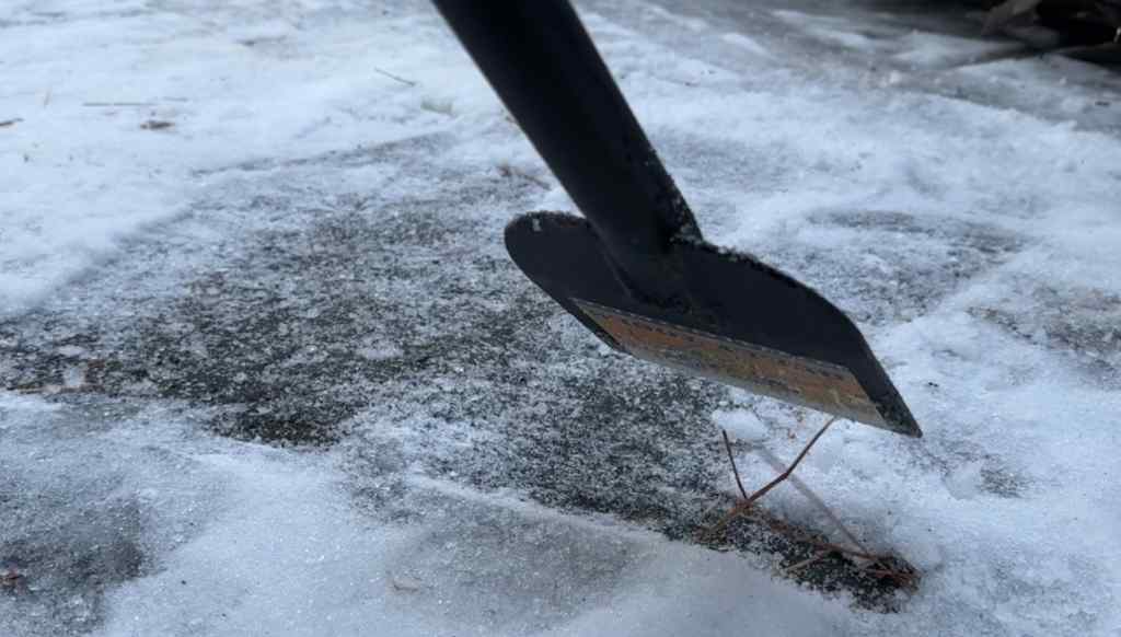 The 7 Best Snow Shovels of 2024, Tested and Reviewed